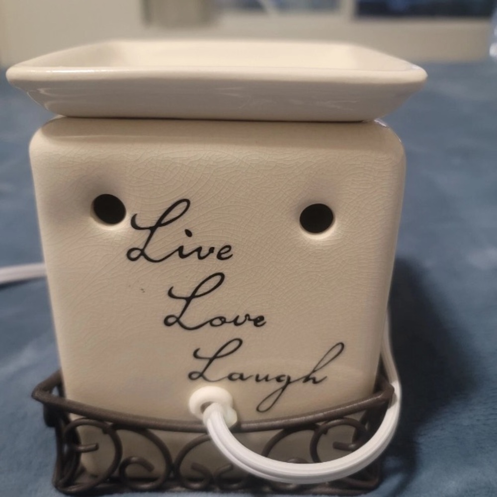 "Live Love Laugh" Wax Warmer Porcelain w/ Bulb & Holder
